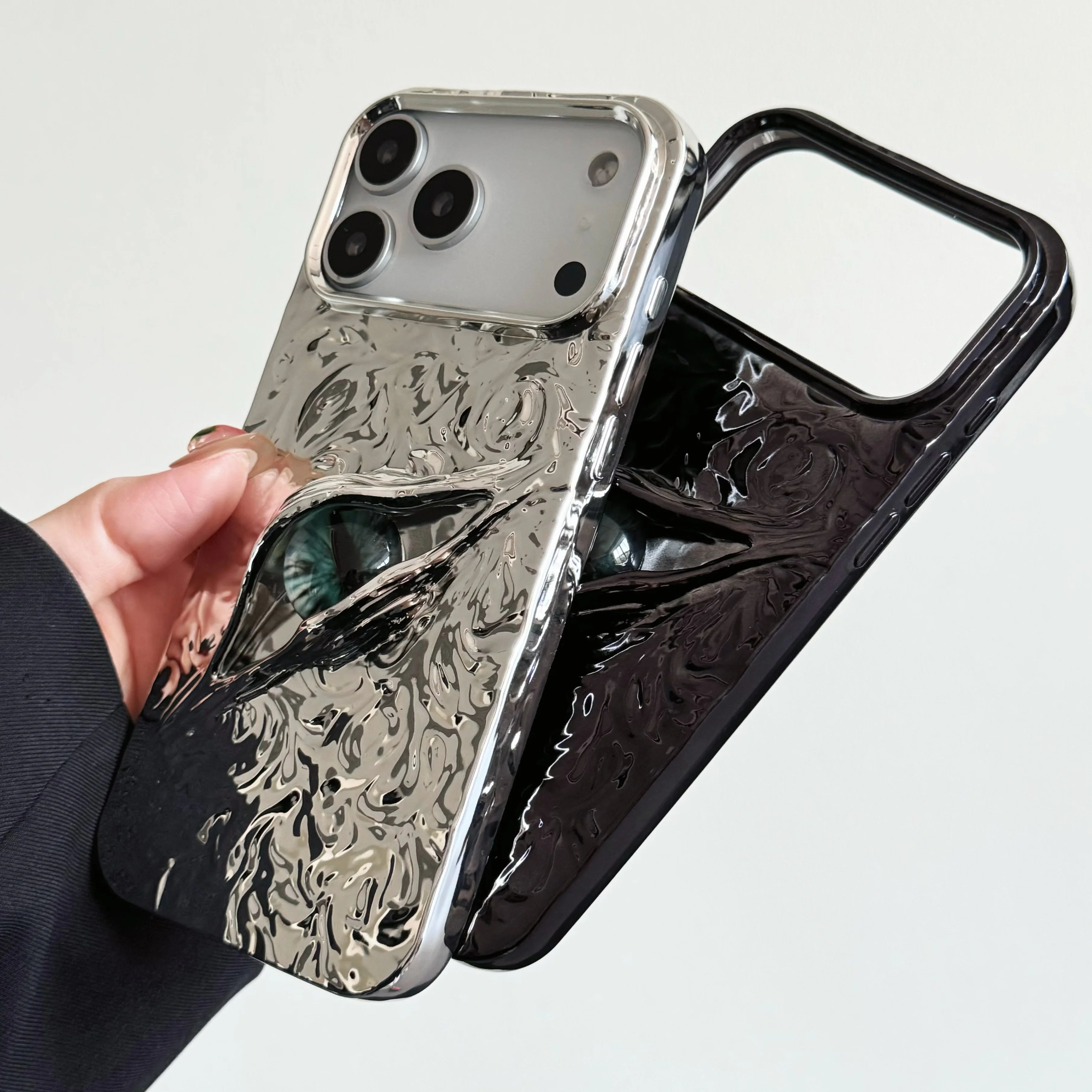 Luxury Electroplated 3D Eye Case for iPhone 17 Series – Wrinkled Pattern Fashion Cover